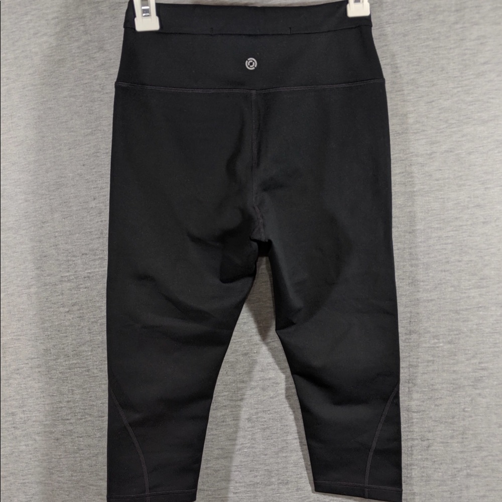 Core 10 Yoga Capri Legging - Picture 6 of 8